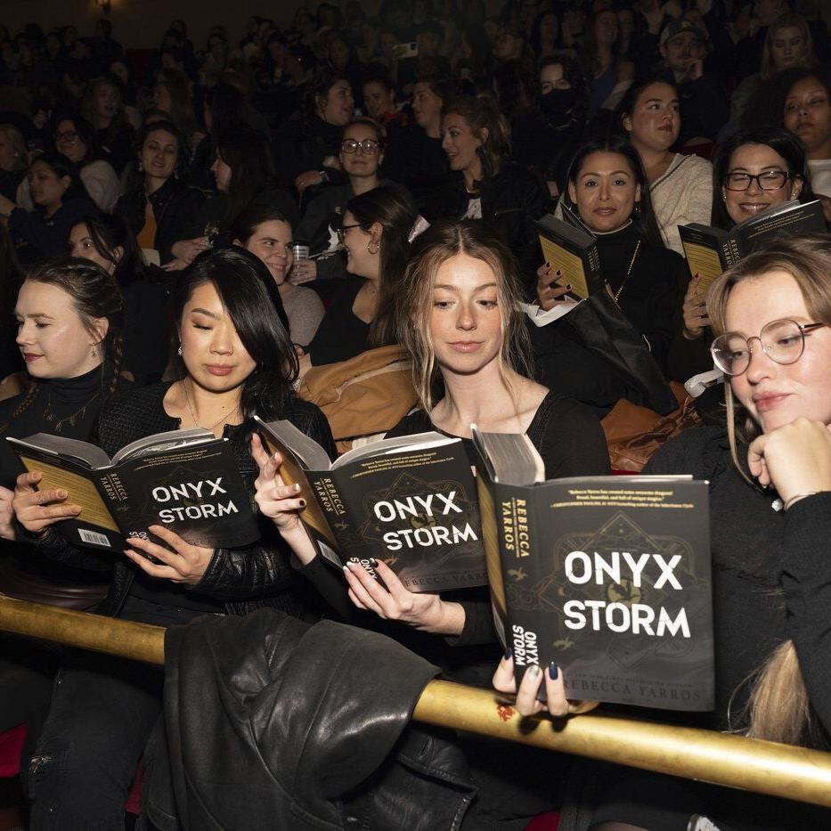 'Yes, Queen!' Fans gather in Manhattan to cheer on author Rebecca Yarros